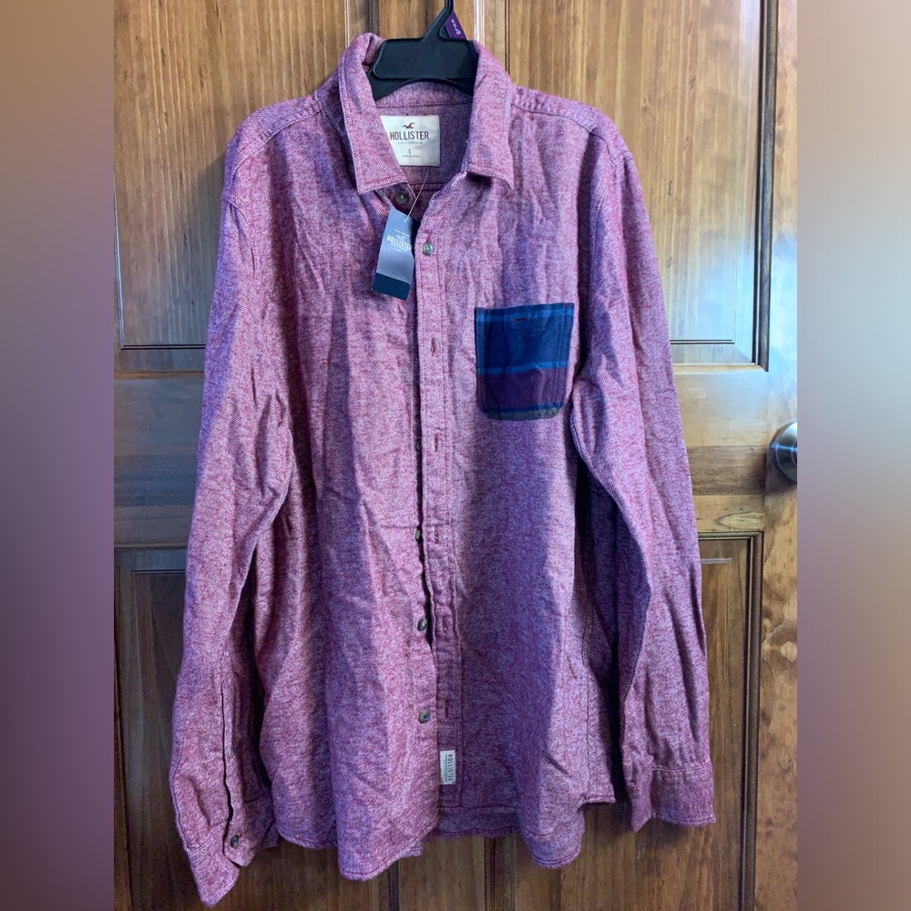 Hollister Heathered Red Long-Sleeve Button-Up with Navy & Burgundy Chest Pocket